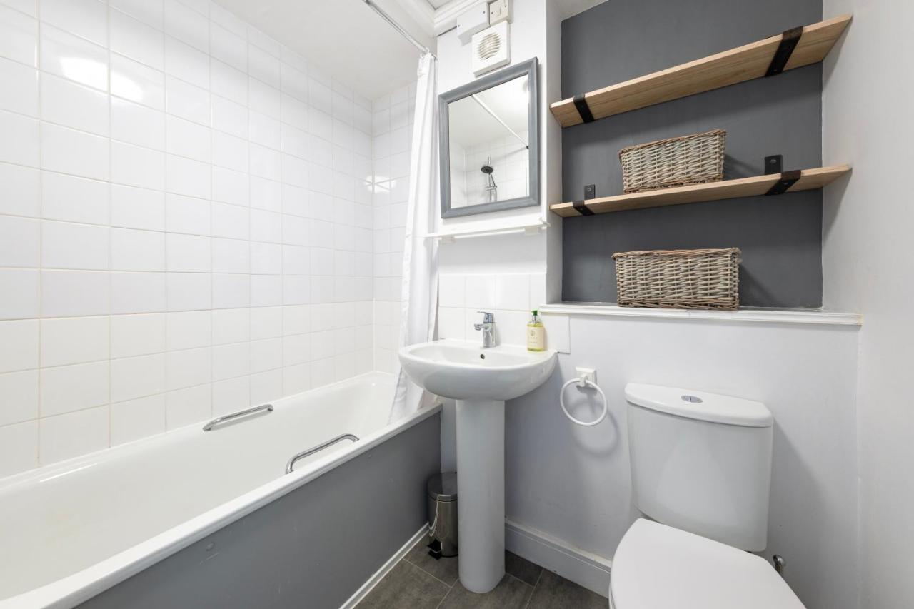 Super City Centre Apartment - Two Bedrooms, Perfect Location Bath Eksteriør billede